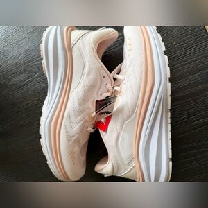 AVIA  MOVE WIDE- WOMENS size 8.5